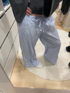 Sale H&M Raidalliset byjama housut🤍