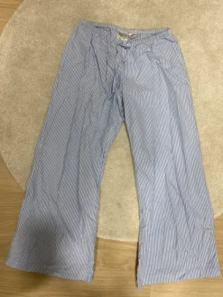 Sale H&M Raidalliset byjama housut🤍