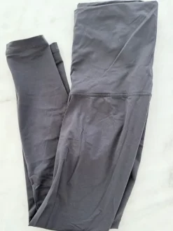 Discount Reebok äitiysurheilutrikoot