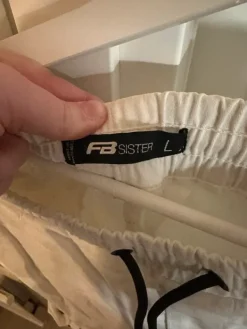 Online FB Sister Reisitaskuhousut