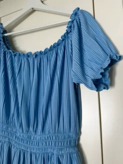 Hot Amisu Rento juhlava haalari