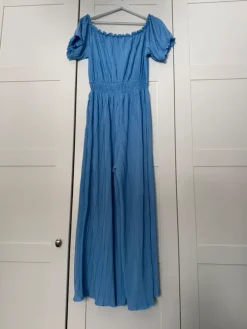 Hot Amisu Rento juhlava haalari