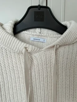 Hot Reserved beige/luonnonvalkoinen neule