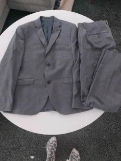 Sale Riley Stanton puvuntakki 54 ja housut 56