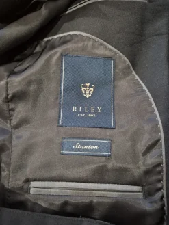 Clearance Riley n musta pukusetti