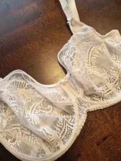 New Gorsenia Rintaliivit