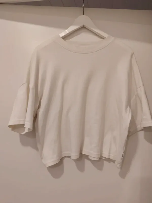 Riva clothing luonnonvalkoinen boxy t-paita