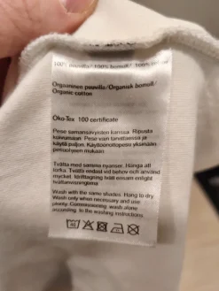 Riva clothing luonnonvalkoinen boxy t-paita