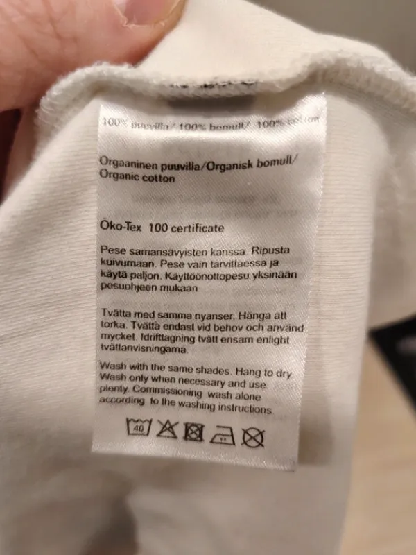 Riva clothing luonnonvalkoinen boxy t-paita