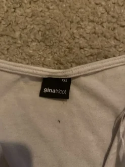 Online Gina Tricot Rusetti paita