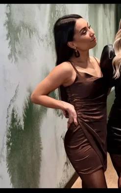 Outlet Ruskea satiinimekko