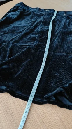 Discount Monki Samettinen musta hame