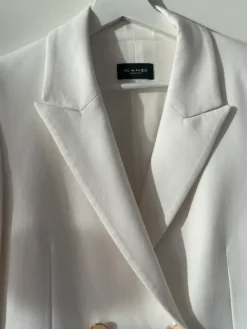 Best Sand:n valkoinen jakku 38!