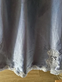 Sale H&M Satiiniyöpaita