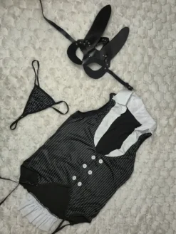 Sexy krolik z maską