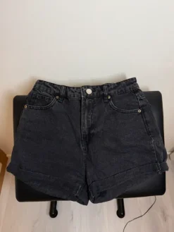 Clearance FB Sister Shortsit