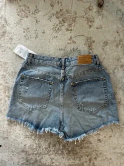 Online Bershka Shortsit