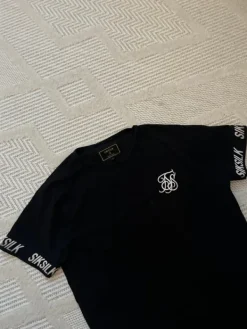 Hot Siksilkin tpaita