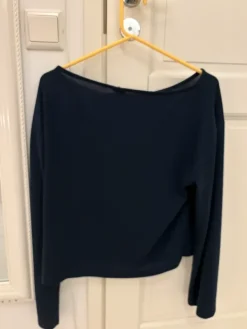 Sale sininen pitkähihanen