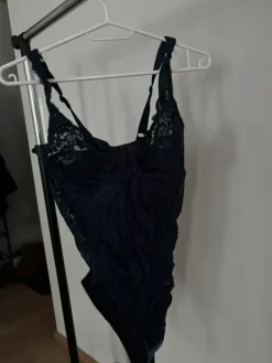 New sininen pitsi body