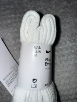 Clearance Nike Skarpetki . Rozmiar 38-42.