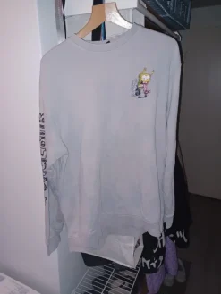 New H&M Sponge Bob collegepaita koko L