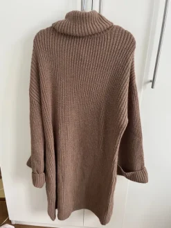 Outlet Stickad klänning