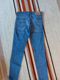 Discount Levi's Stretchfarkut