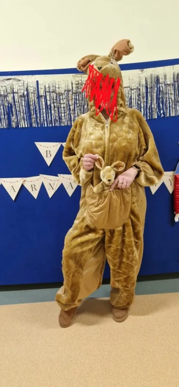 Strój karnawałowy kangur roz. XL