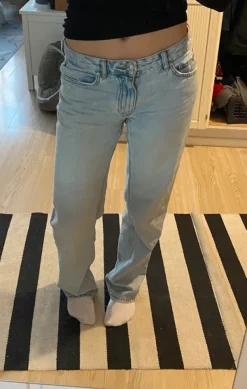 Online Suorat farkut