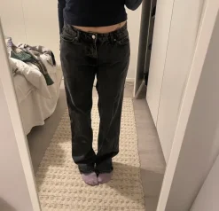 Discount Gina Tricot suorat farkut