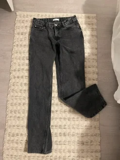 Discount Gina Tricot suorat farkut