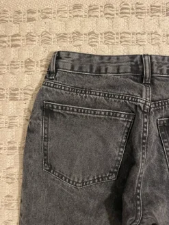 Discount Gina Tricot suorat farkut