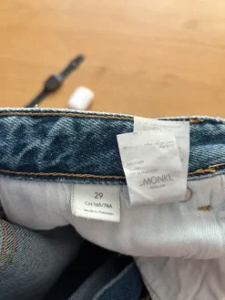 Clearance Monki Suorat siniset farkut