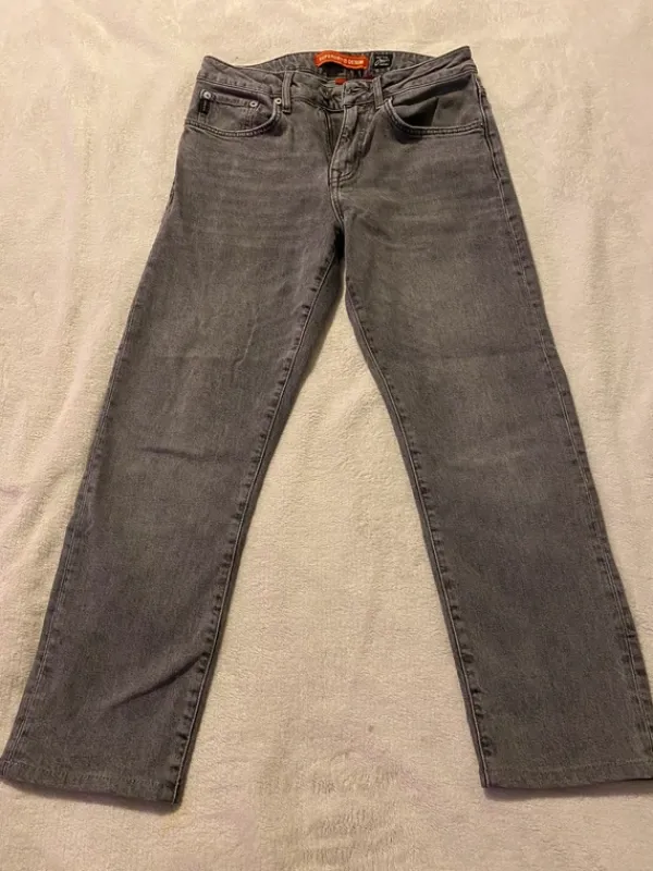 Outlet Superdry harmaat farkut