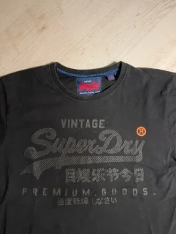 Online Superdry t-paita