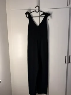 Discount Svart jumpsuit