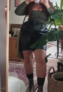 Outlet H&M Tekonahkashortsit