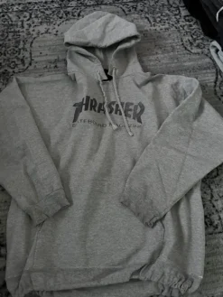 Hot thrasher huppari