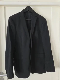 Hot Tiger of Sweden miesten puku