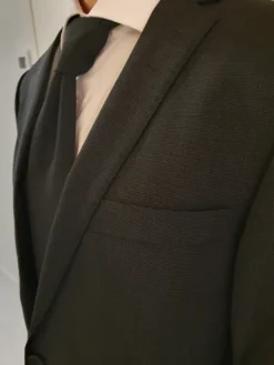 Outlet Tiger of Sweden -puvuntakki ja housut