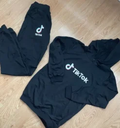 Outlet tik tok tracksuit# uusi tracksuit 170cm (miesten XS, katso mitat)