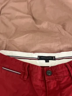 Best Tommy Hilfiger punaiset shortsit