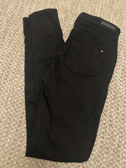 Tommy Hilfiger in housut