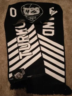 Hot TPS virallinen fanihuivi