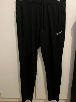 New Nike Treenihousut