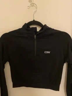 Sale ICIW treenipaita