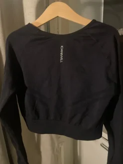 Discount ICIW Treenipaita