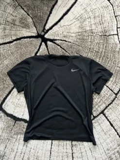 Online Nike Treenipaita