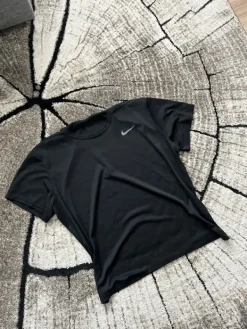 Online Nike Treenipaita